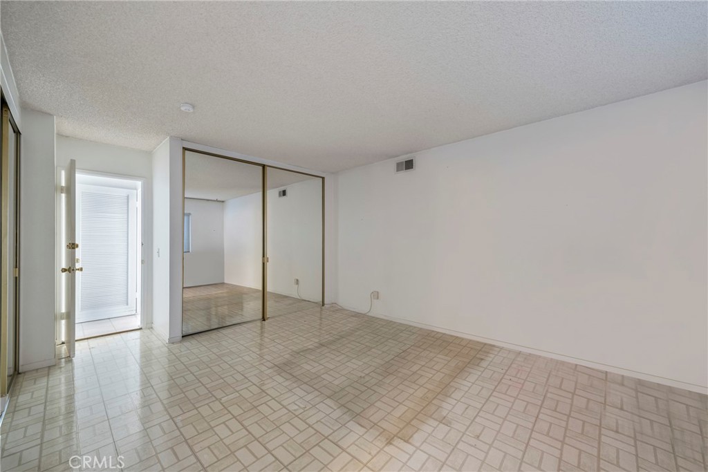 1756 N Holbrook Street