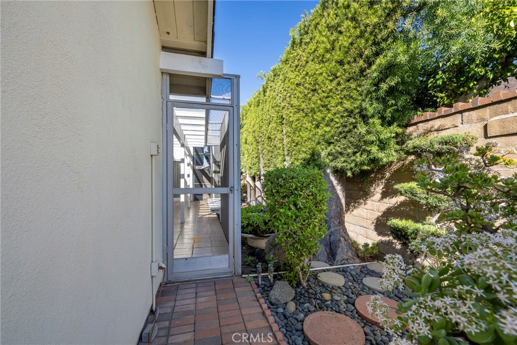 1756 N Holbrook Street