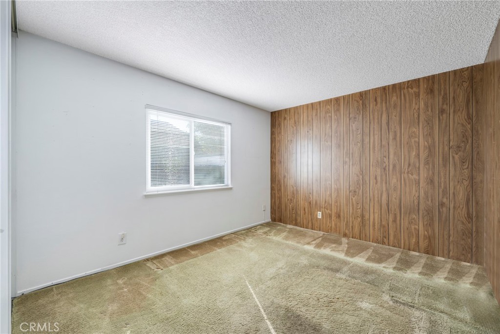 1756 N Holbrook Street