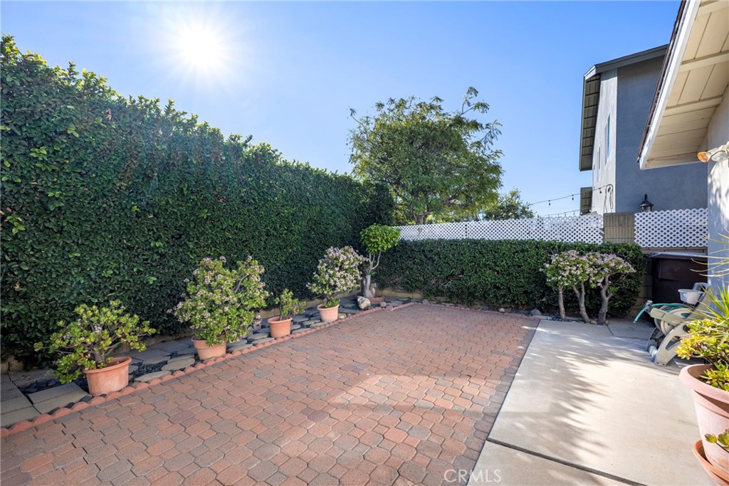 1756 N Holbrook Street