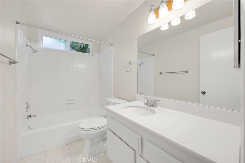 115 N Avenida Cordoba