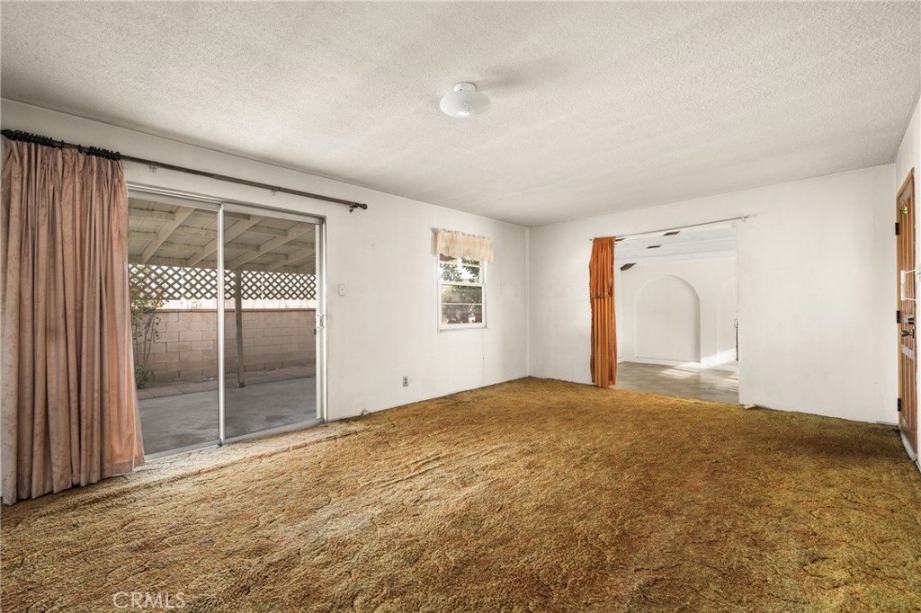 6623 Pioneer Boulevard