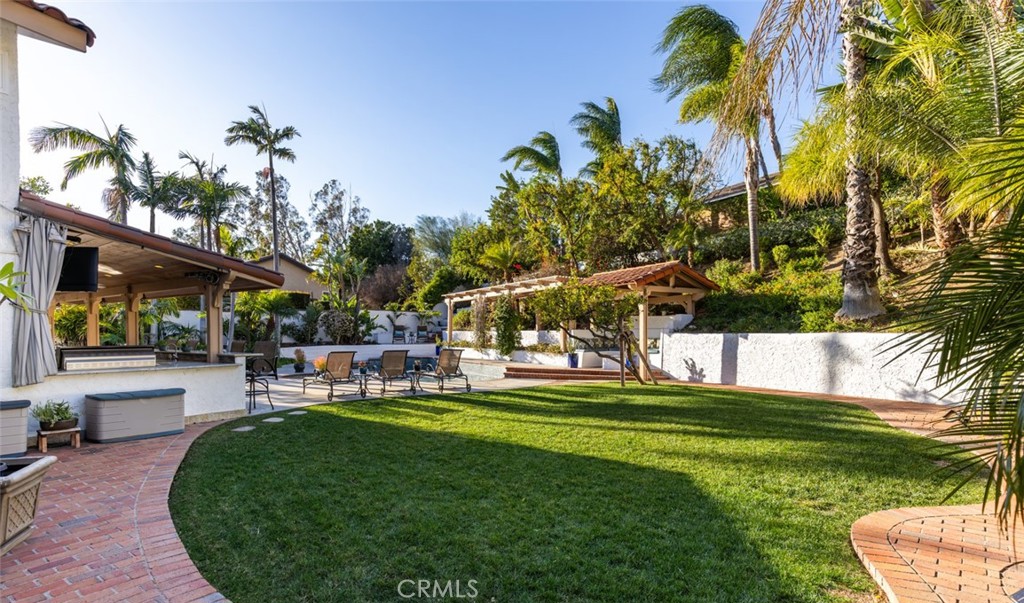 5707 E Mountain Avenue