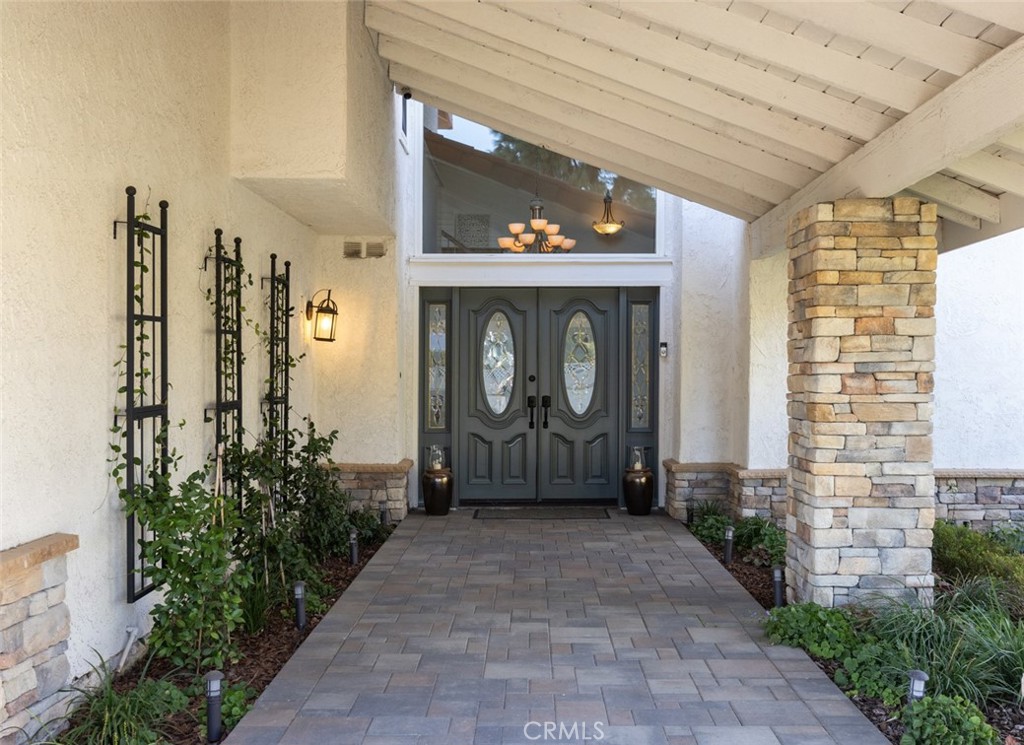 5707 E Mountain Avenue