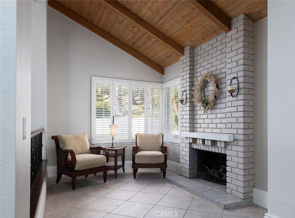 5707 E Mountain Avenue