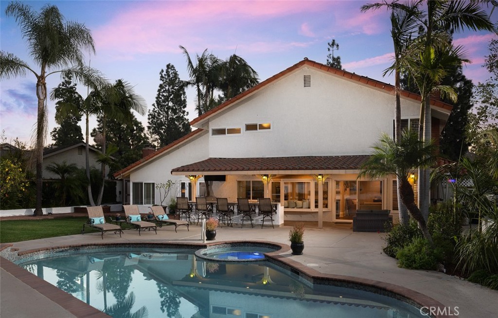 5707 E Mountain Avenue