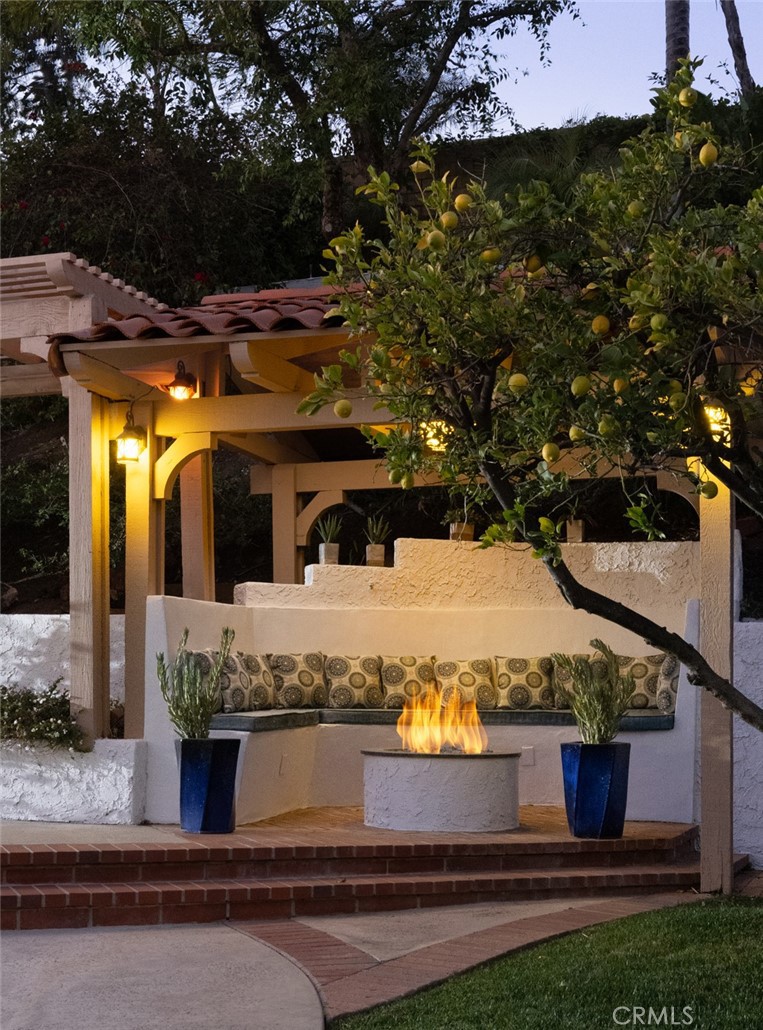 5707 E Mountain Avenue