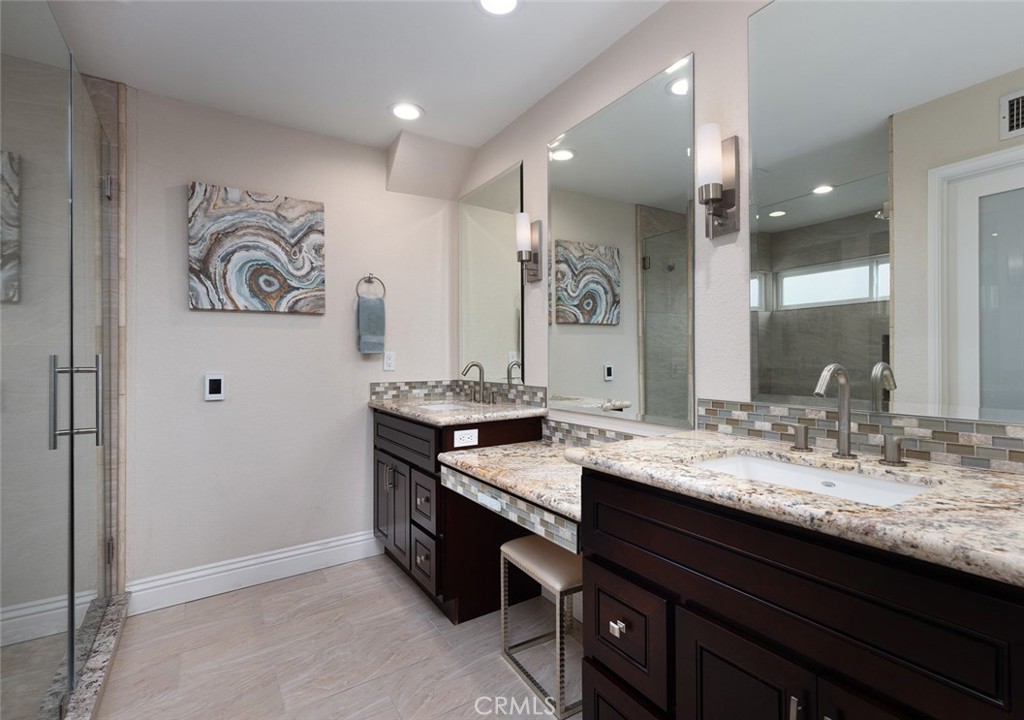 5707 E Mountain Avenue