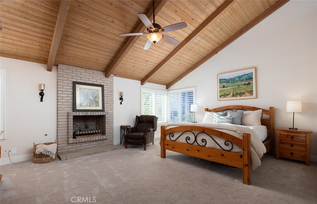 5707 E Mountain Avenue