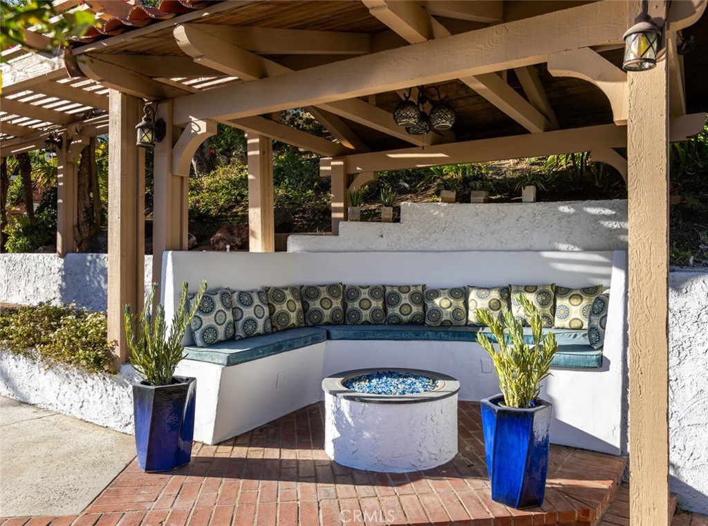 5707 E Mountain Avenue