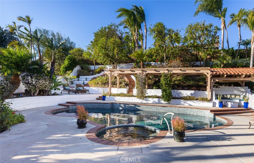 5707 E Mountain Avenue