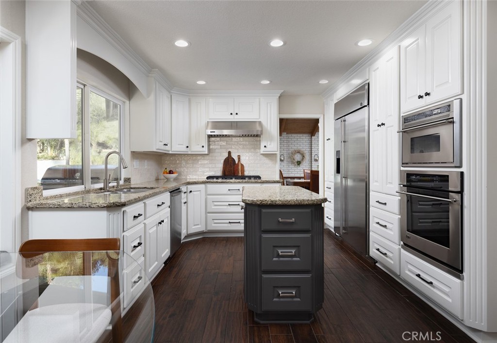 5707 E Mountain Avenue