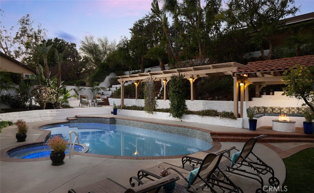 5707 E Mountain Avenue