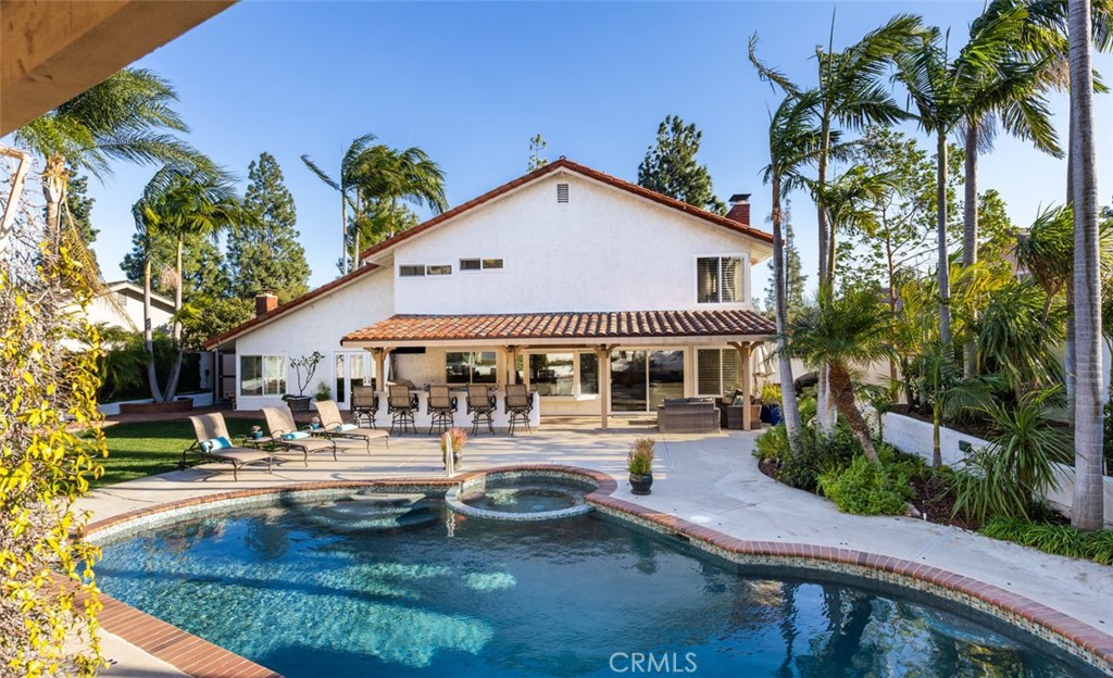 5707 E Mountain Avenue