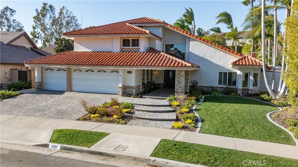 5707 E Mountain Avenue