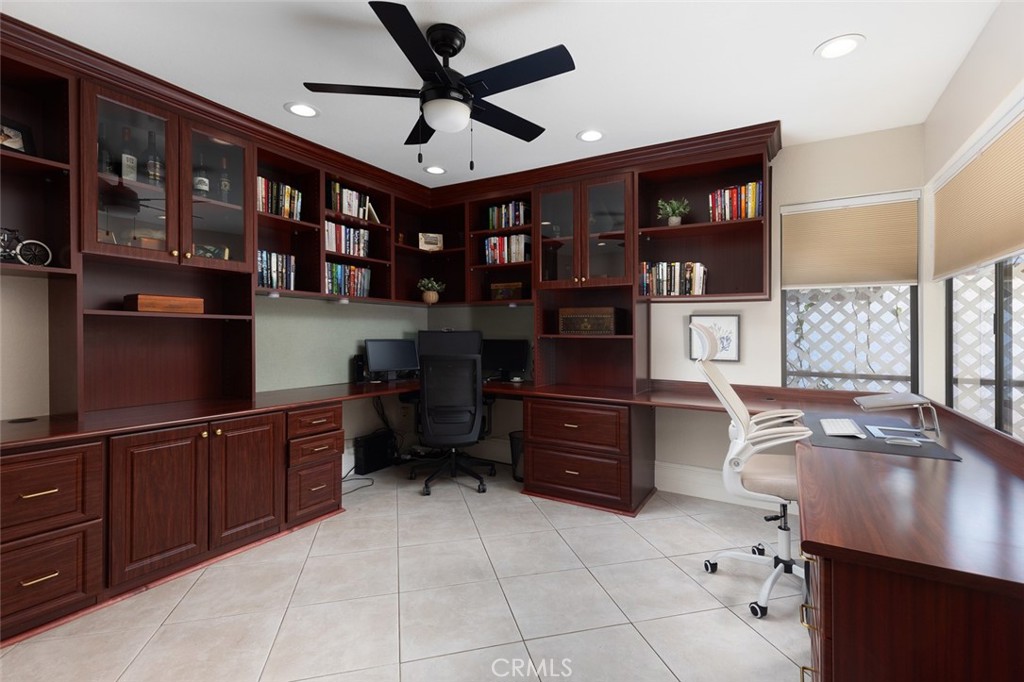 5707 E Mountain Avenue