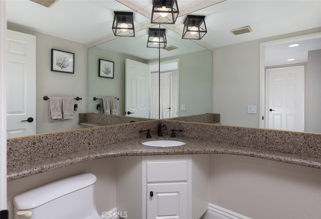 5707 E Mountain Avenue