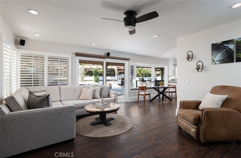 5707 E Mountain Avenue