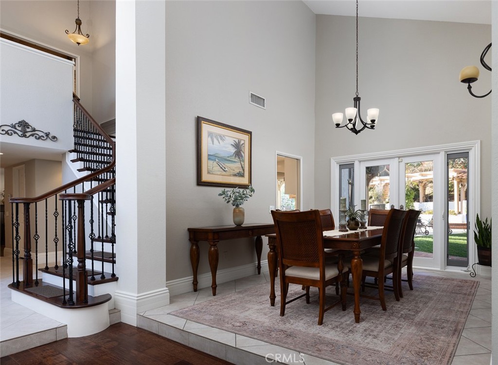 5707 E Mountain Avenue