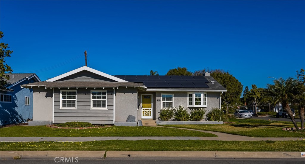 1311 E Chalynn Ave