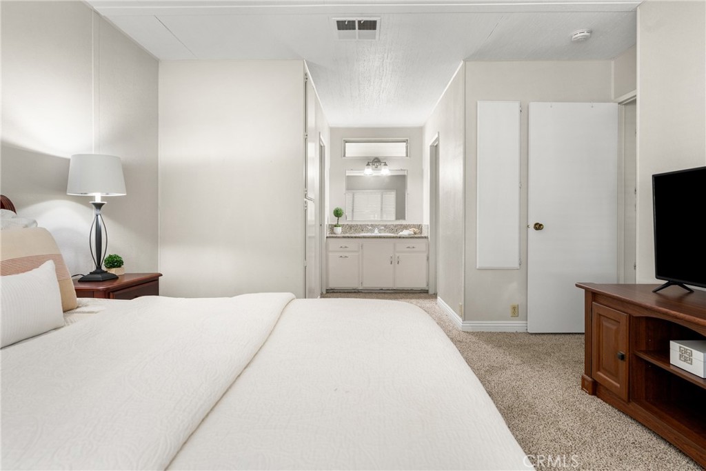 16742 Lake Forest Lane