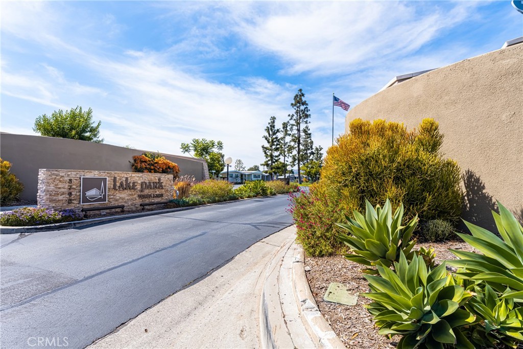 16742 Lake Forest Lane