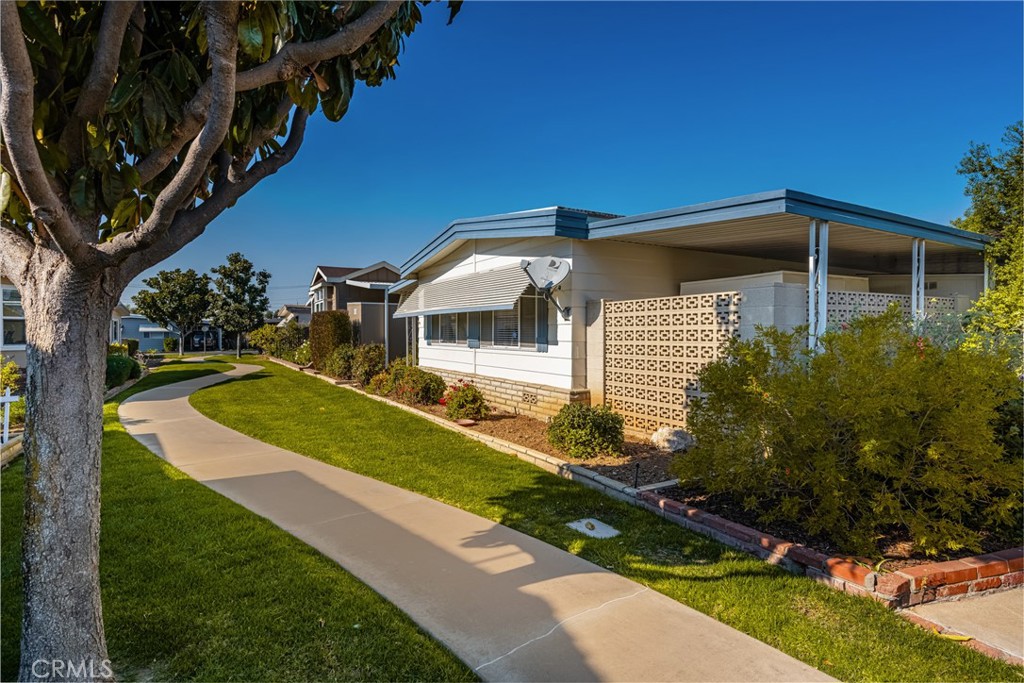 16742 Lake Forest Lane