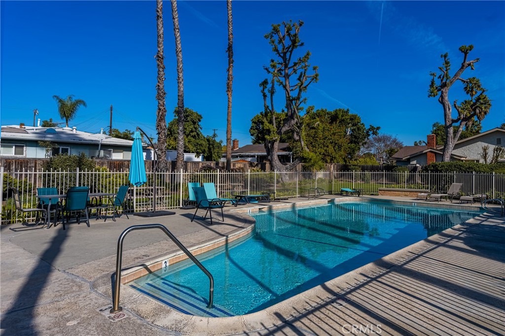 1917 W Las Palmas Circle