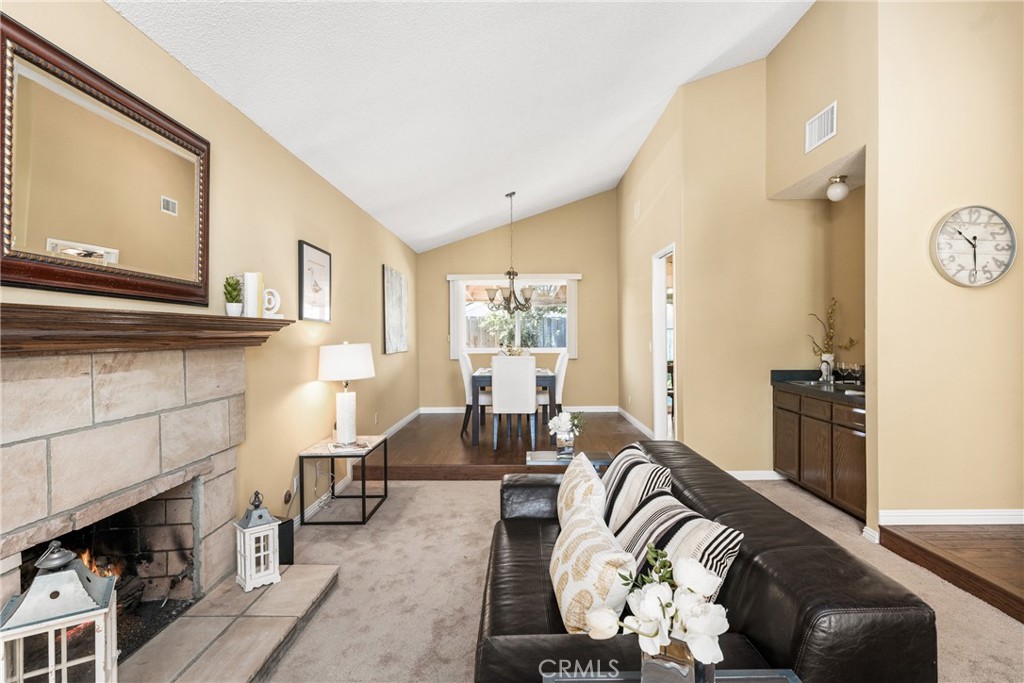 1917 W Las Palmas Circle