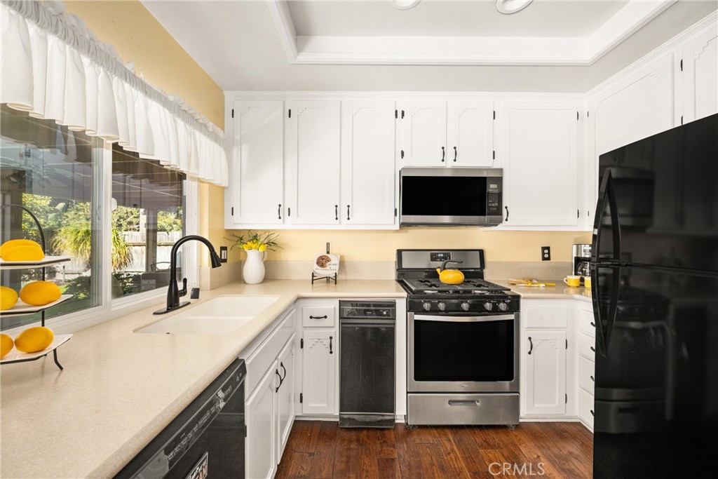 1917 W Las Palmas Circle