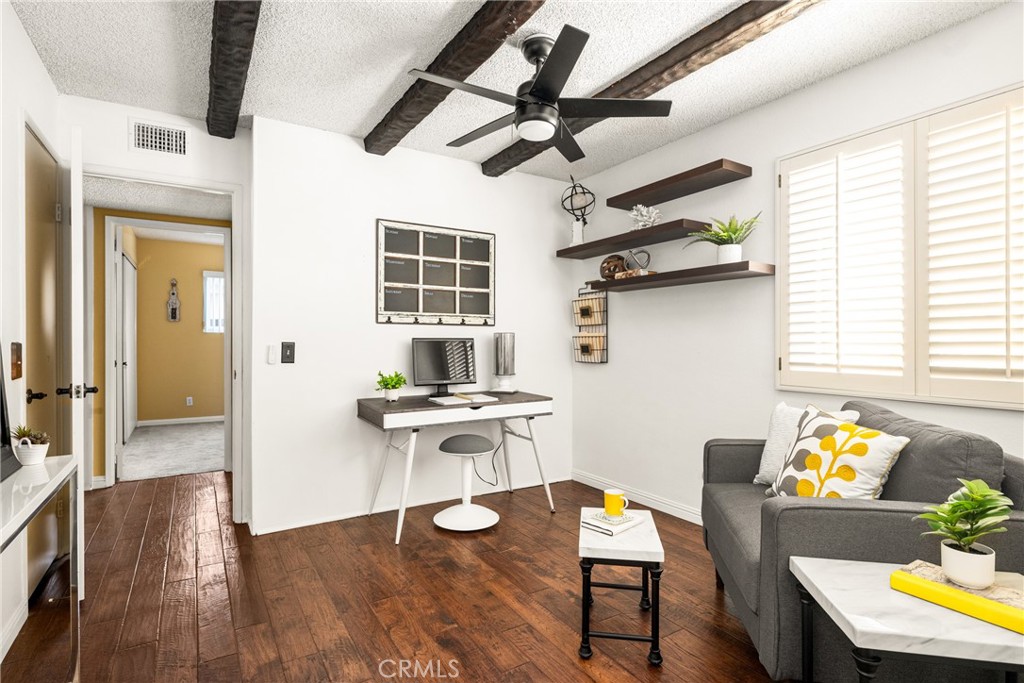 1917 W Las Palmas Circle