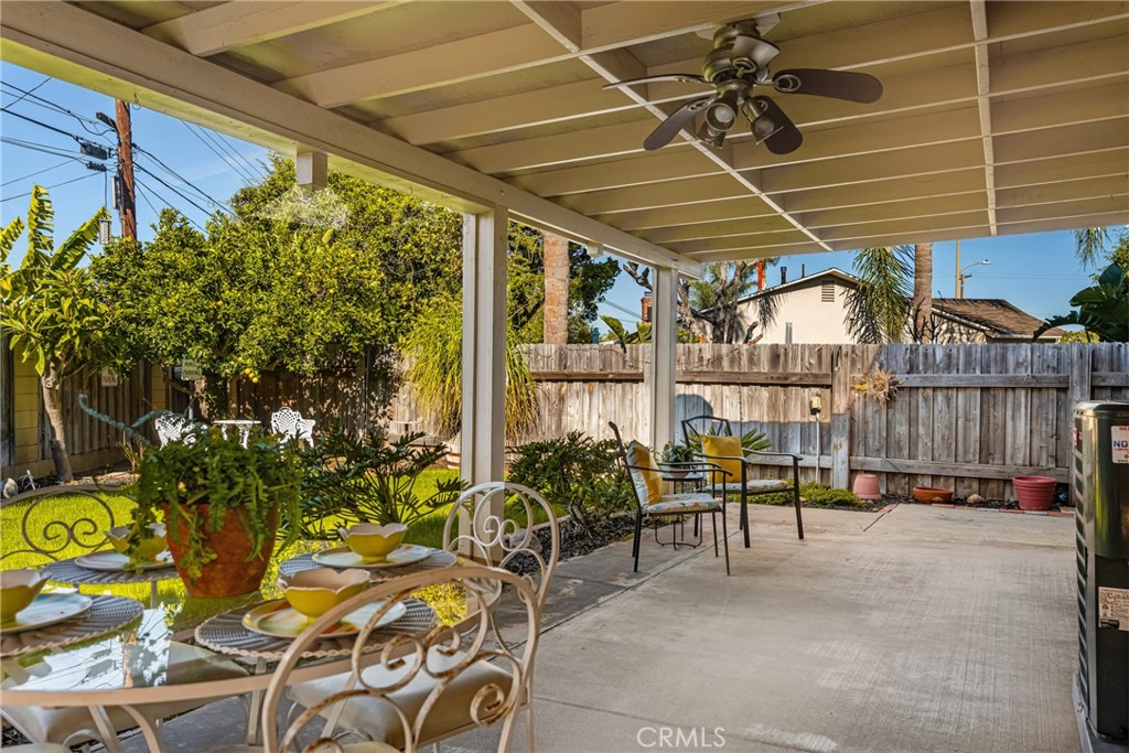 1917 W Las Palmas Circle