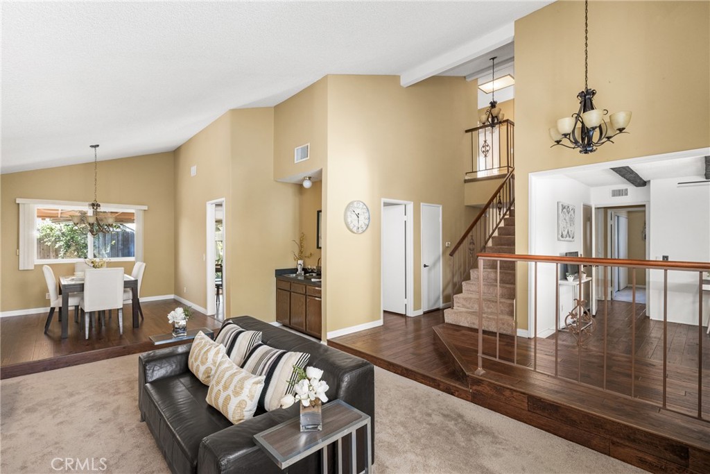 1917 W Las Palmas Circle