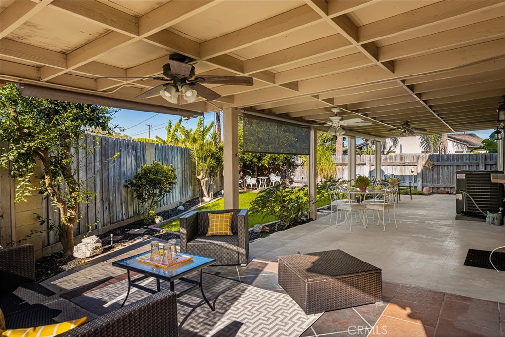 1917 W Las Palmas Circle