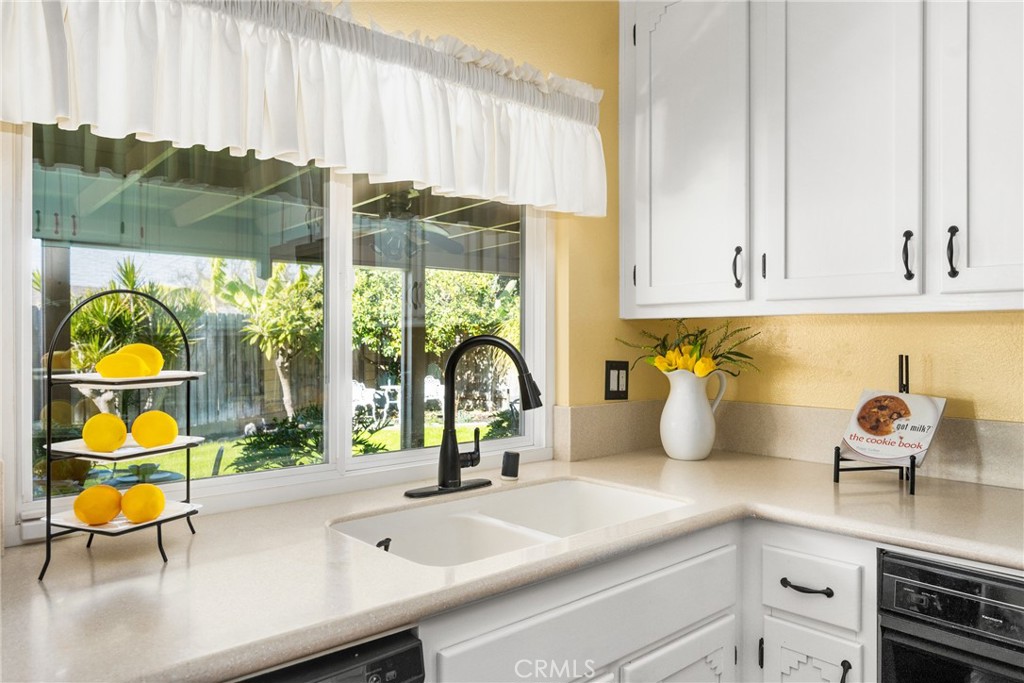 1917 W Las Palmas Circle