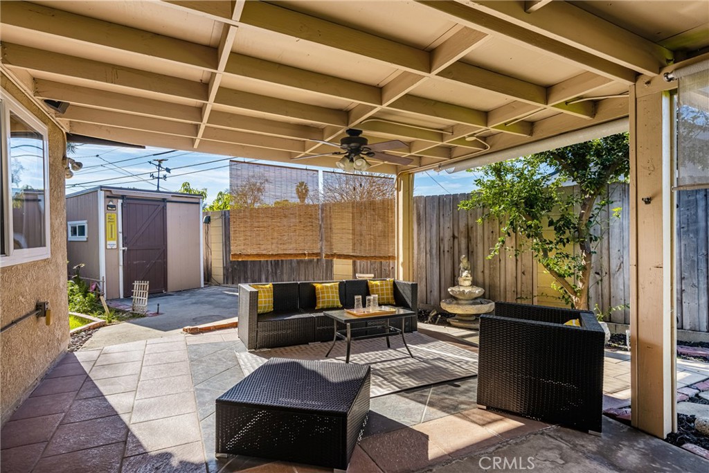 1917 W Las Palmas Circle