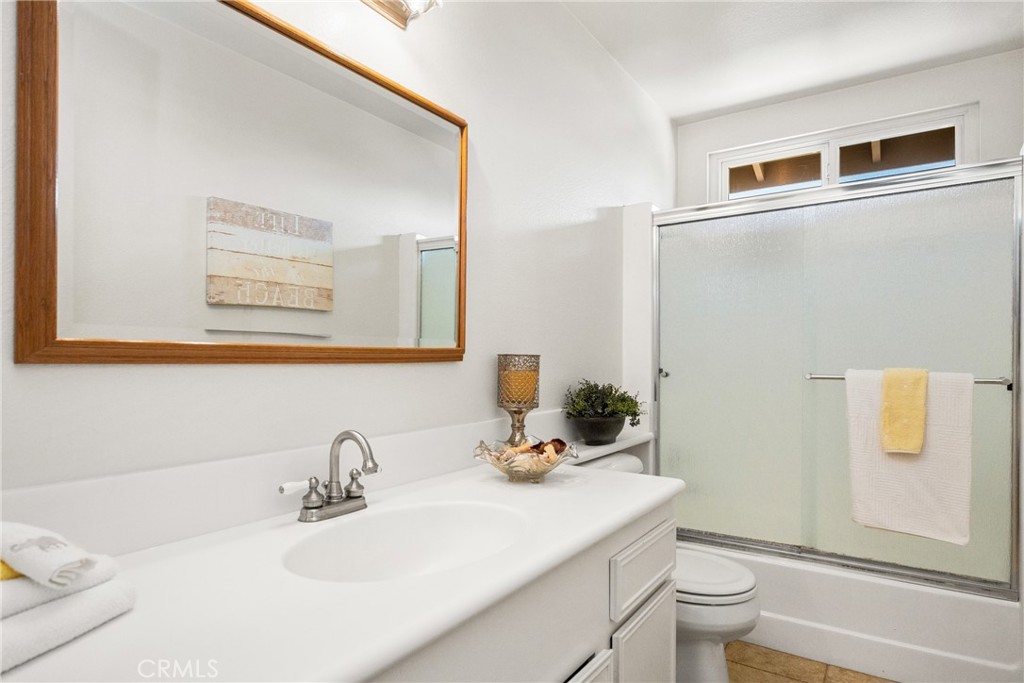 1917 W Las Palmas Circle