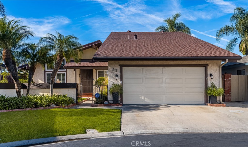 1917 W Las Palmas Circle