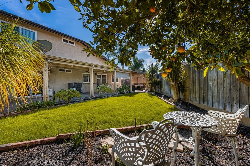 1917 W Las Palmas Circle