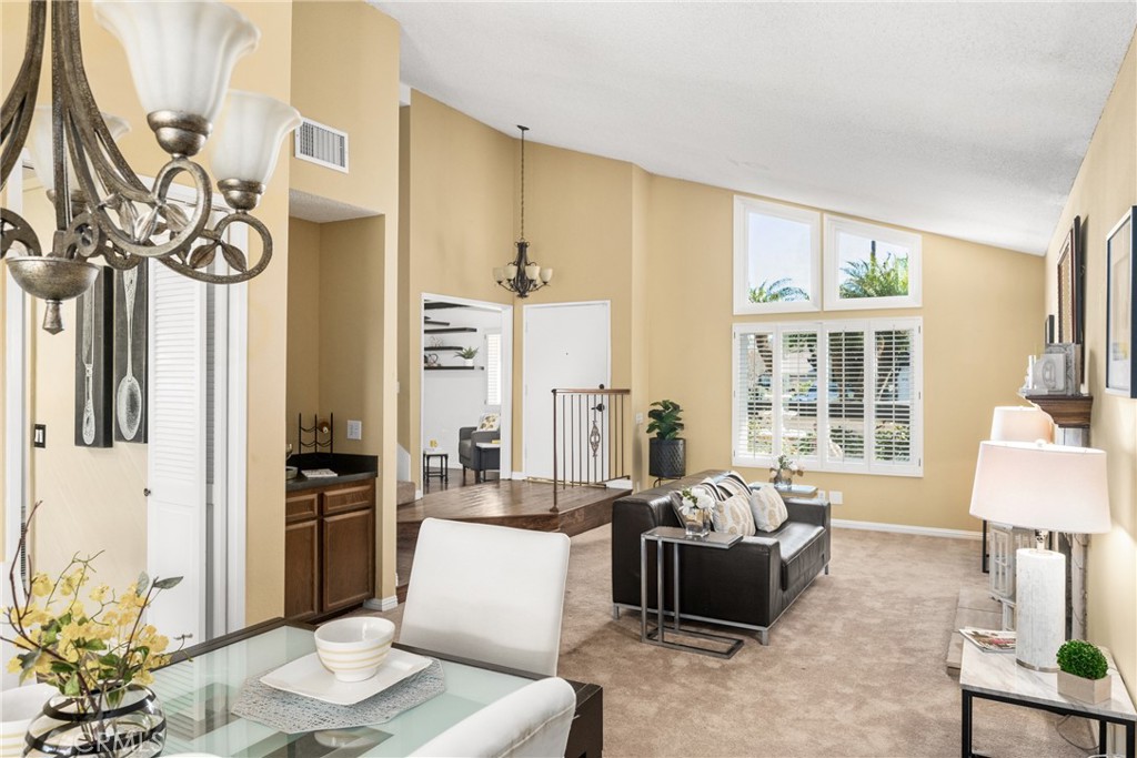 1917 W Las Palmas Circle