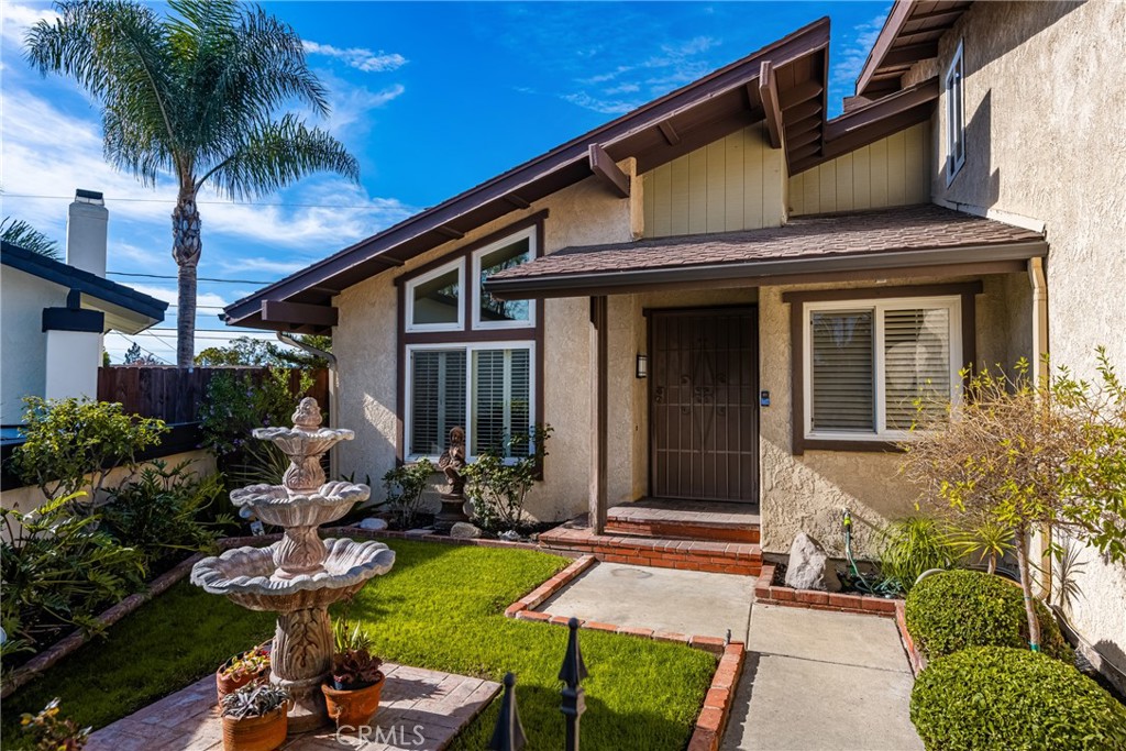 1917 W Las Palmas Circle