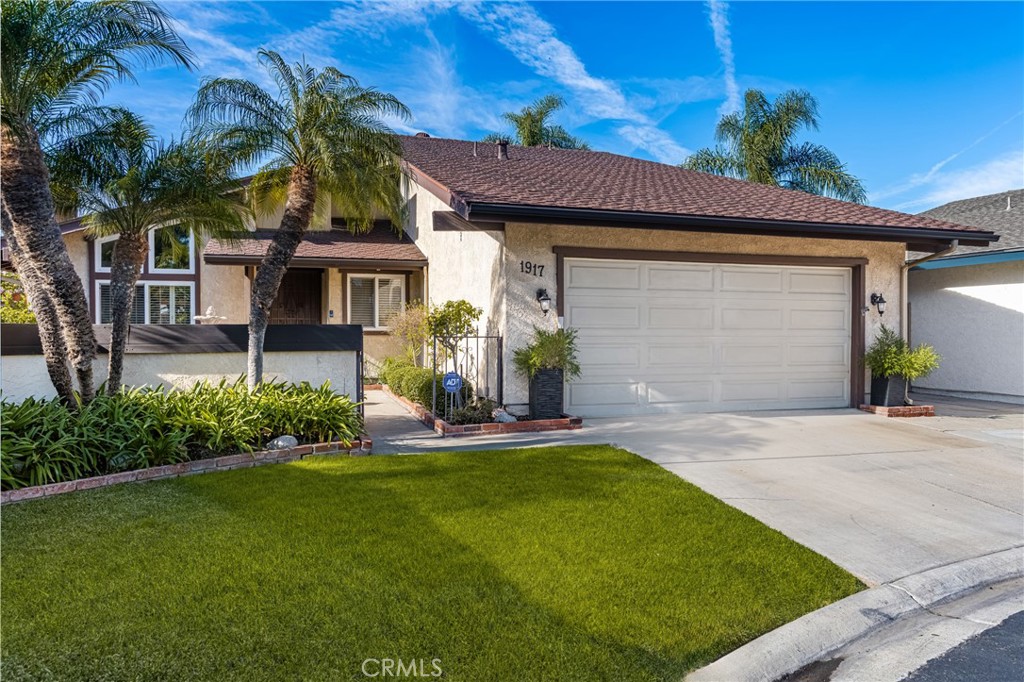 1917 W Las Palmas Circle