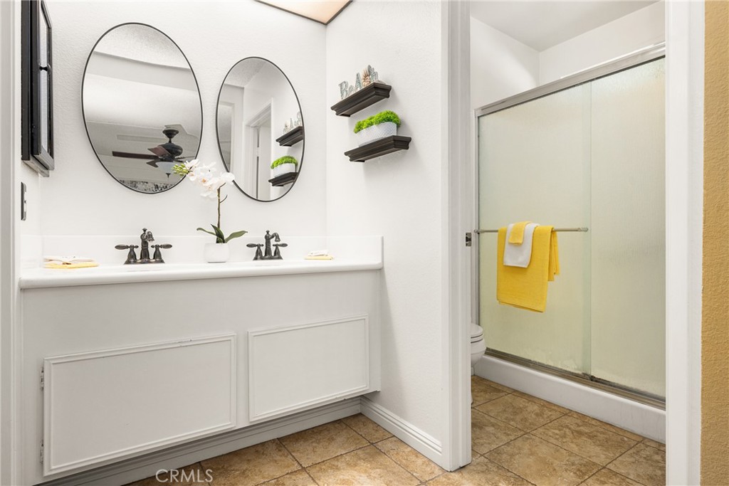 1917 W Las Palmas Circle