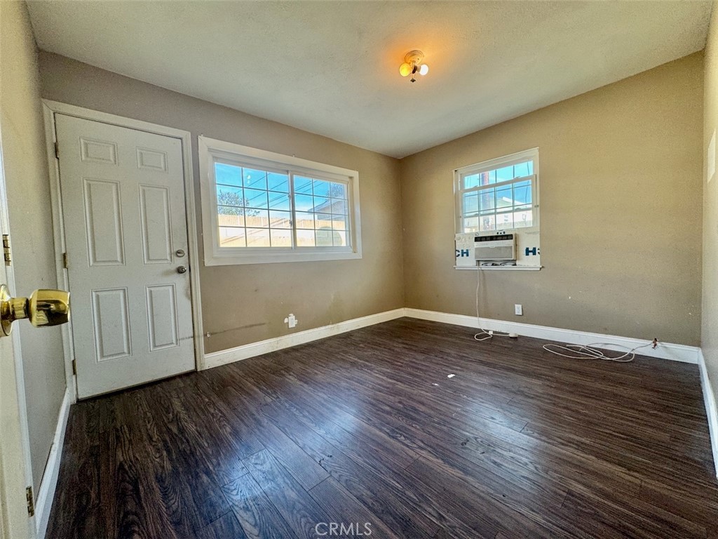 1232 N Minteer Street