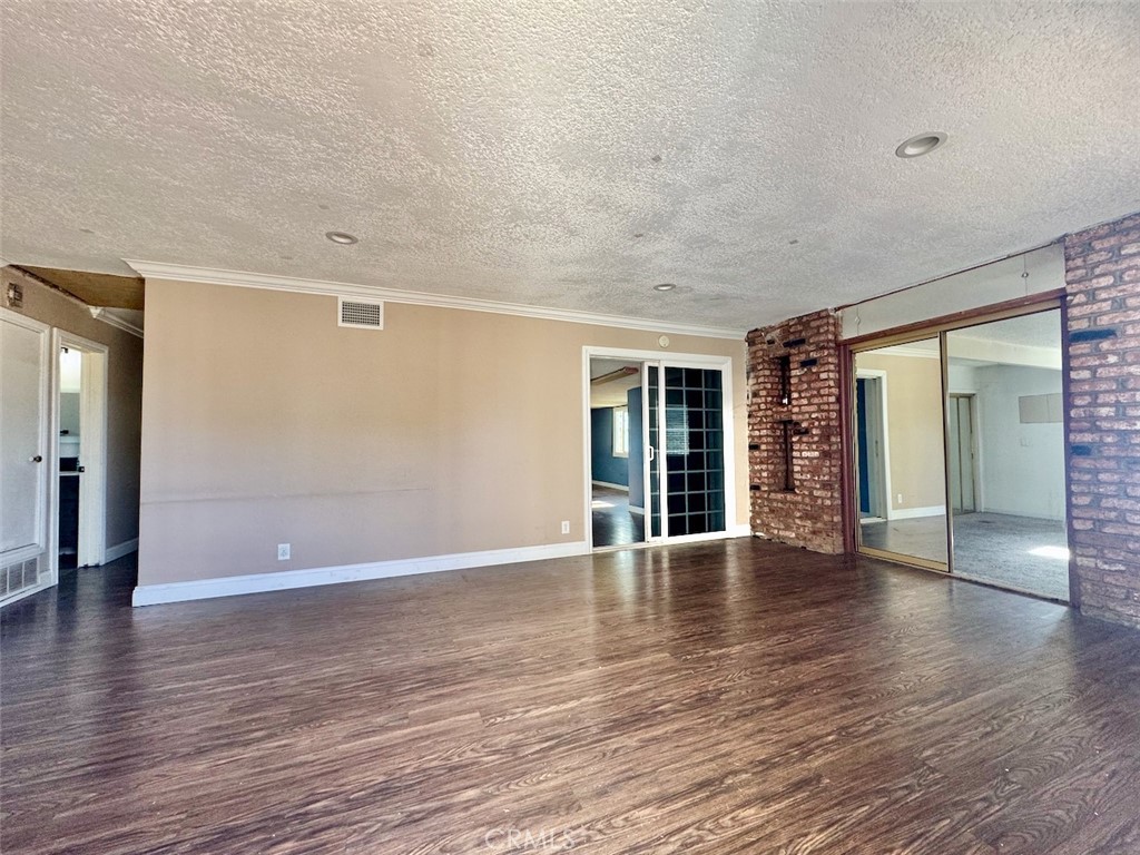 1232 N Minteer Street