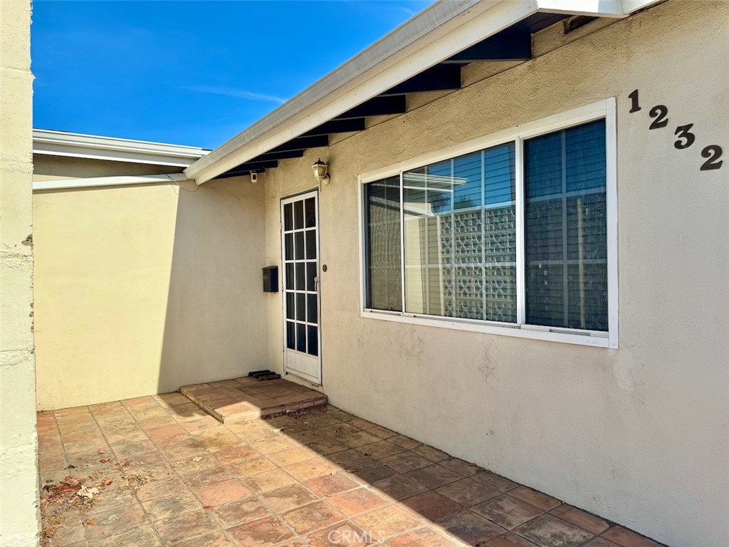 1232 N Minteer Street