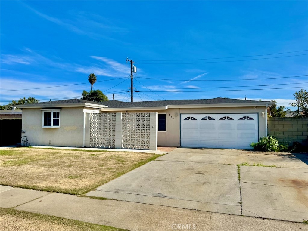 1232 N Minteer Street