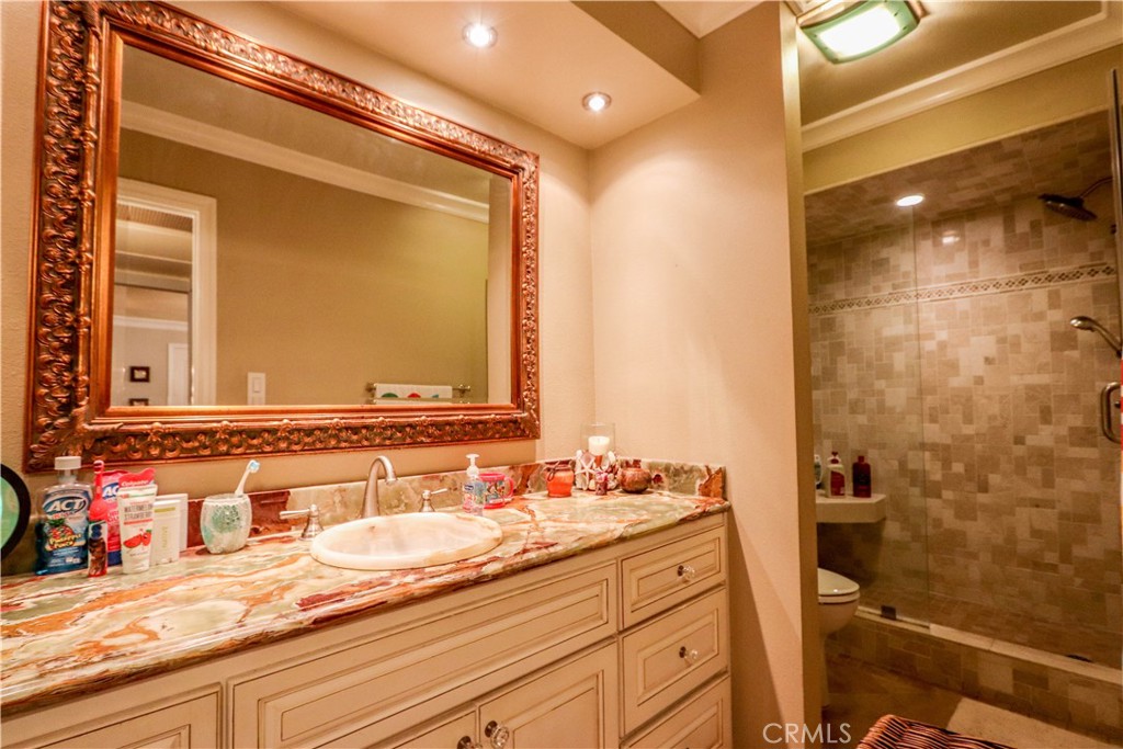 564 N Bellflower Boulevard 111