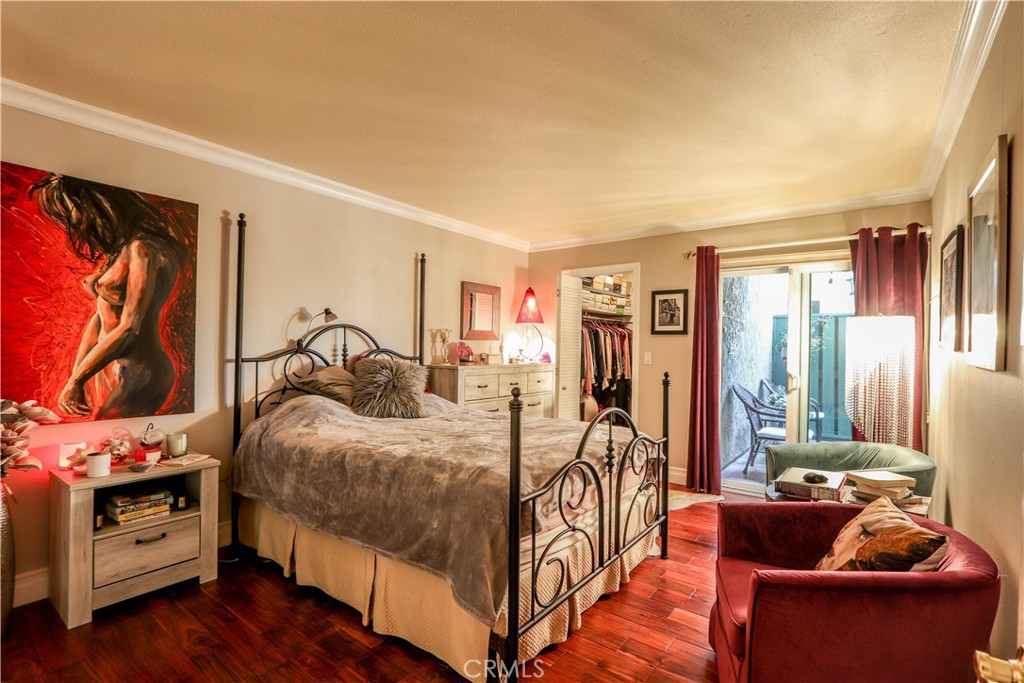 564 N Bellflower Boulevard 111