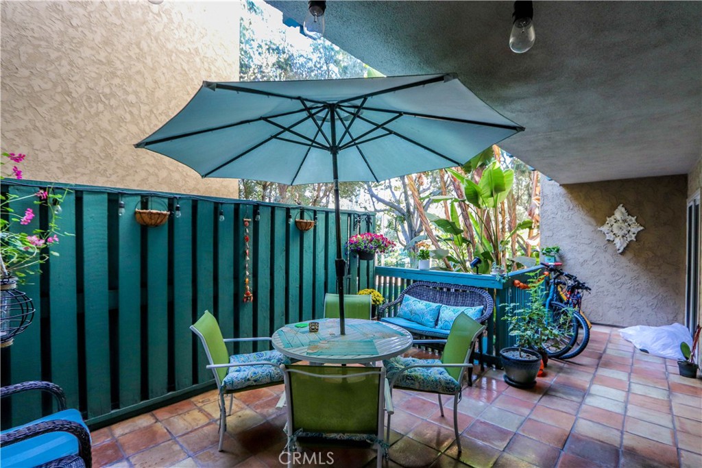 564 N Bellflower Boulevard 111